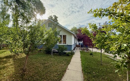 #113 4th Ave East – L202601