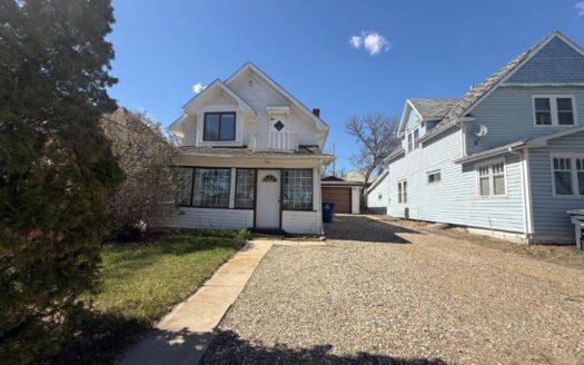 202 3rd Avenue East – L202628