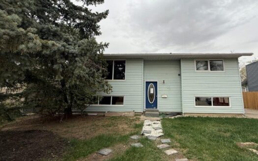#12 Queen Drive – L2026